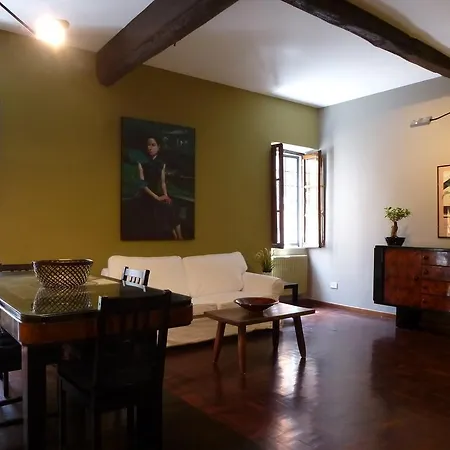 Capocci 1 Appartement *